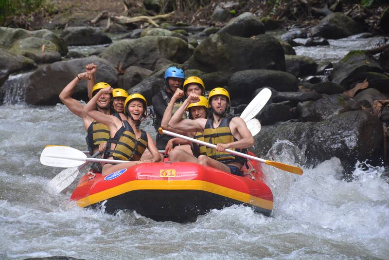 Whitewater Rafting Group Adventure Rapids Yellow Helmets Rafting Raft